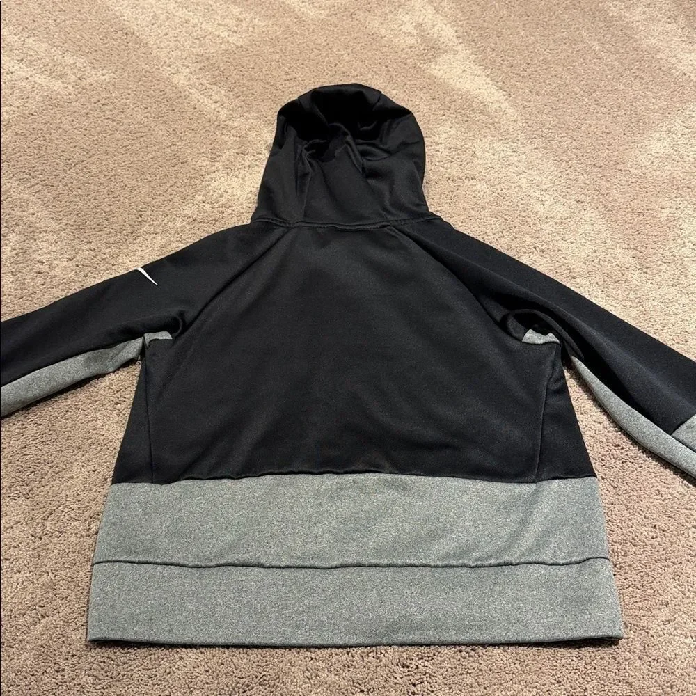 Nike youth dri fit Hoodie! Size medium